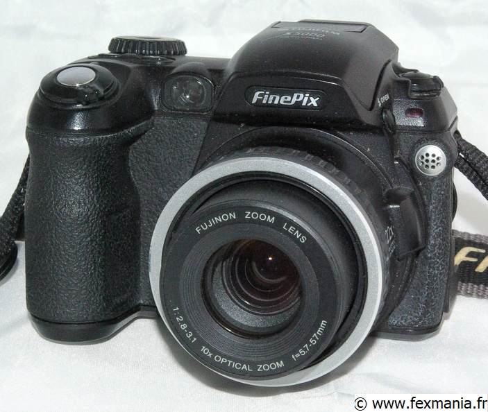 Fuji Finepix S 5000.jpg