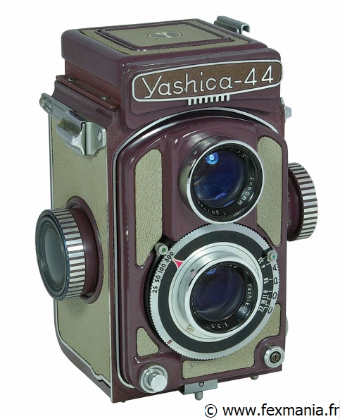 Yashica 44-A bordeaux