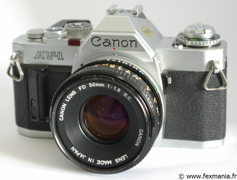 Canon AV-1 avec Canon Lens FD 50 mm f 1.8.jpg