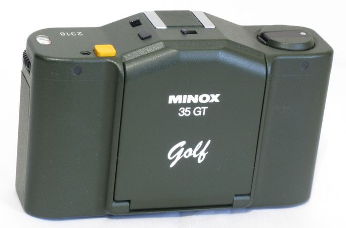 MINOX 35 GT GOLF FERME.jpg